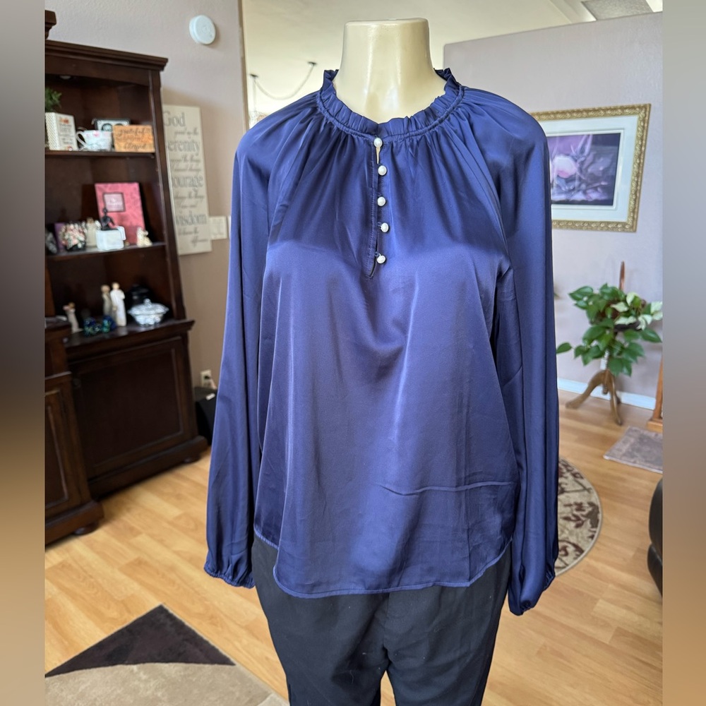 Robertson & Rodeo elegant navy blue long sleeve blouse-size L